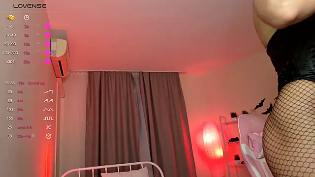 Snapshot of ShayLisse chatting on October 25, 2025, 3:17 am ShayLisse online show from October 25, 2025, 3:17 am