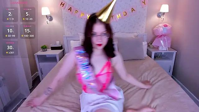 Snapshot of BellaWink chatting on November 14, 2025, 6:28 am BellaWink online show from November 14, 2025, 6:28 am