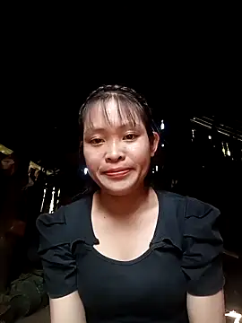 Snapshot of Young_vietnamese chatting on October 18, 2025, 1:40 am Young vietnamese online show from October 18, 2025, 1:40 am