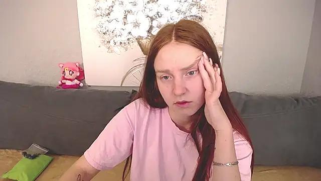 Snapshot of Evarey_ chatting on October 20, 2025, 4:47 am Evarey online show from October 20, 2025, 4:47 am