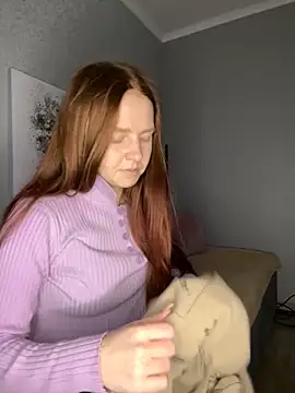 Snapshot of Evarey_ chatting on November 29, 2025, 6:24 am Evarey online show from November 29, 2025, 6:24 am