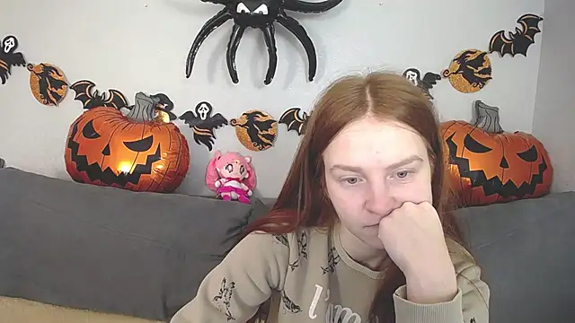 Snapshot of Evarey_ chatting on November 1, 2025, 5:03 am Evarey online show from November 1, 2025, 5:03 am