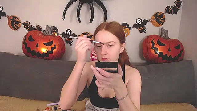 Snapshot of Evarey_ chatting on October 31, 2025, 5:26 am Evarey online show from October 31, 2025, 5:26 am