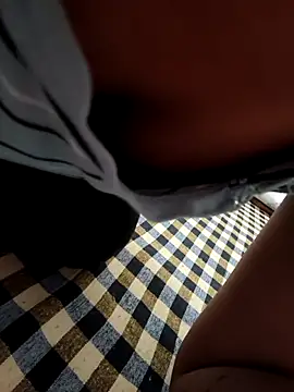 Snapshot of anshika0124 chatting on November 5, 2025, 6:05 am anshika0124 online show from November 5, 2025, 6:05 am