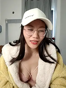 Snapshot of nini10052025 chatting on December 3, 2025, 4:02 am nini10052025 online show from December 3, 2025, 4:02 am