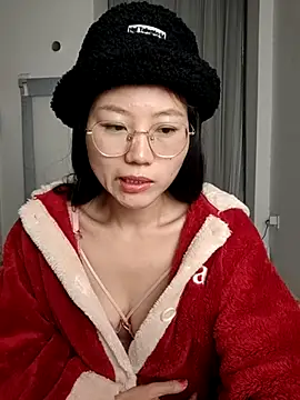 Snapshot of nini10052025 chatting on November 28, 2025, 4:01 am nini10052025 online show from November 28, 2025, 4:01 am