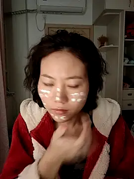 Snapshot of nini10052025 chatting on November 18, 2025, 4:21 pm nini10052025 online show from November 18, 2025, 4:21 pm