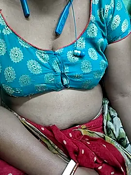 Snapshot of Queen_washna1 chatting on November 17, 2025, 7:45 am Queen washna1 online show from November 17, 2025, 7:45 am