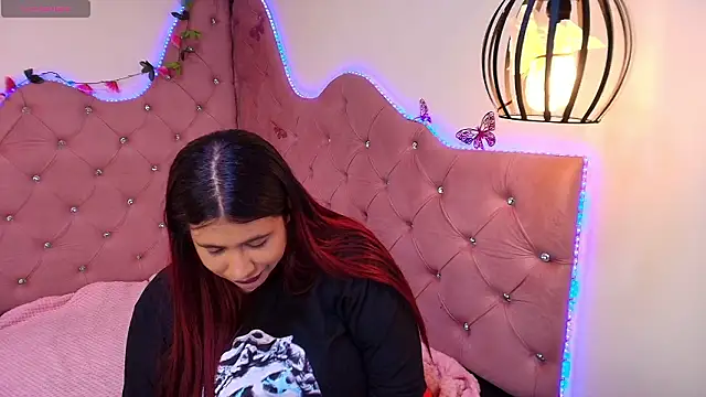 Snapshot of Addyy_02 chatting on March 4, 2026, 7:43 pm Addyy 02 online show from March 4, 2026, 7:43 pm