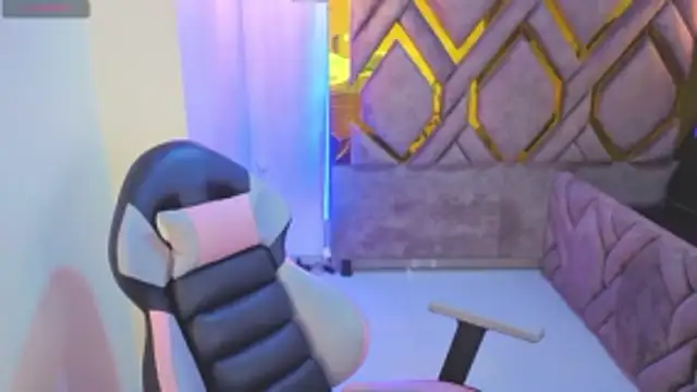 Snapshot of Addyy_02 chatting on January 12, 2026, 12:39 am Addyy 02 online show from January 12, 2026, 12:39 am