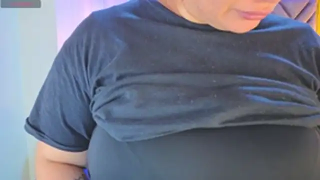 Snapshot of Addyy_02 chatting on January 17, 2026, 2:15 am Addyy 02 online show from January 17, 2026, 2:15 am