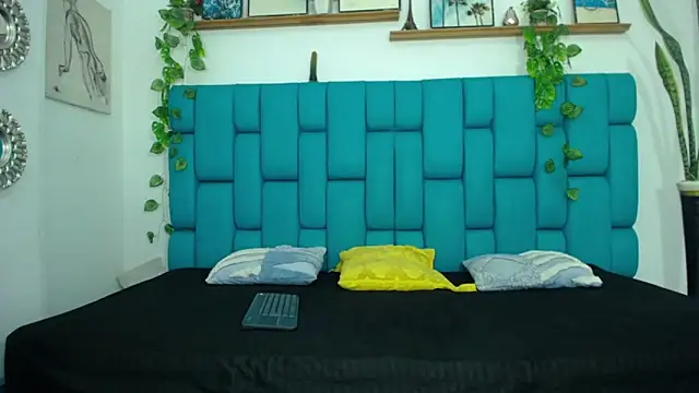 Brian hot online show from November 1, 2025, 7:52 pm