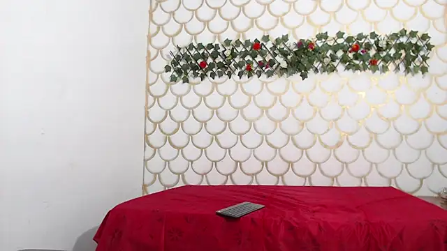 Snapshot of nahomy_smiith chatting on February 12, 2026, 5:51 am nahomy smiith online show from February 12, 2026, 5:51 am