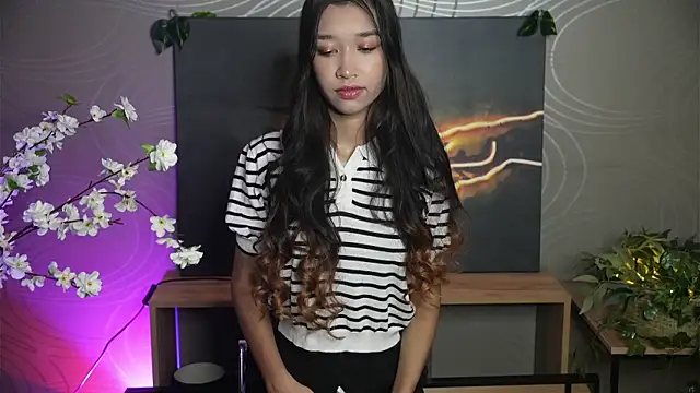 SelinaLukas online show from October 9, 2025, 10:38 am