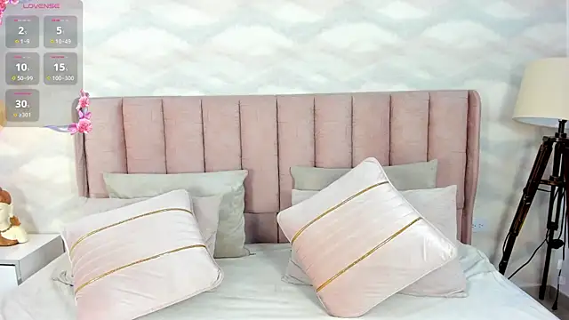 Snapshot of Katya_blonde chatting on November 13, 2025, 12:42 pm Katya blonde online show from November 13, 2025, 12:42 pm