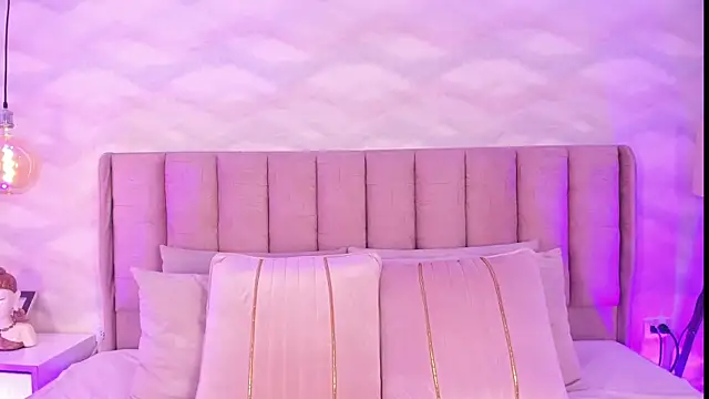 Snapshot of Katya_blonde chatting on November 30, 2025, 11:49 pm Katya blonde online show from November 30, 2025, 11:49 pm