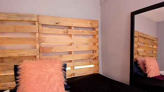 Snapshot of rose_more__ chatting on November 7, 2025, 12:10 pm rose more online show from November 7, 2025, 12:10 pm