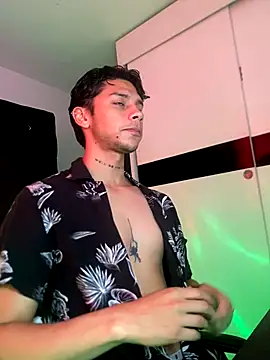 Snapshot of ErosDominant chatting on October 25, 2025, 9:26 pm ErosDominant online show from October 25, 2025, 9:26 pm