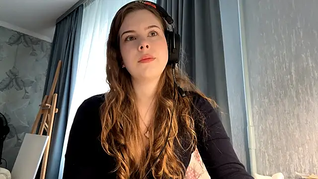 Snapshot of Leyla_Luna chatting on October 17, 2025, 10:50 am Leyla Luna online show from October 17, 2025, 10:50 am