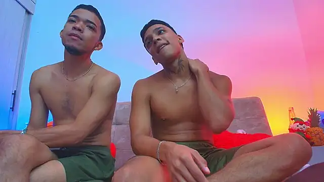 Snapshot of thomas_elg chatting on November 25, 2025, 4:24 am thomas elg online show from November 25, 2025, 4:24 am