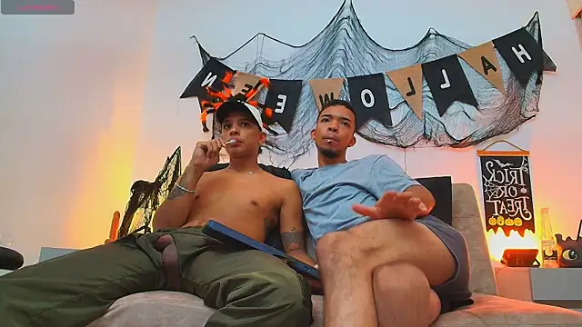 Snapshot of thomas_elg chatting on November 2, 2025, 10:59 pm thomas elg online show from November 2, 2025, 10:59 pm