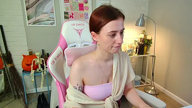 Snapshot of JessiJull chatting on October 23, 2025, 5:00 pm JessiJull online show from October 23, 2025, 5:00 pm