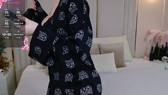 Snapshot of JessiJull chatting on November 2, 2025, 5:18 pm JessiJull online show from November 2, 2025, 5:18 pm