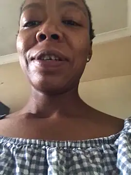 Snapshot of Venusasss chatting on December 17, 2025, 3:06 pm Venusasss online show from December 17, 2025, 3:06 pm