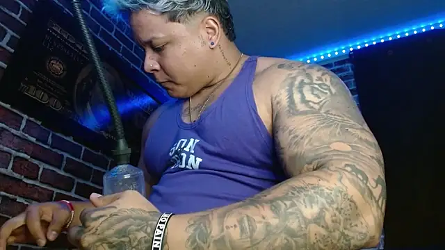 jordan bigcock  online show from November 9, 2025, 11:03 am