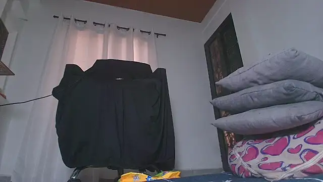 Snapshot of s-sweett chatting on February 15, 2026, 9:14 pm s-sweett online show from February 15, 2026, 9:14 pm