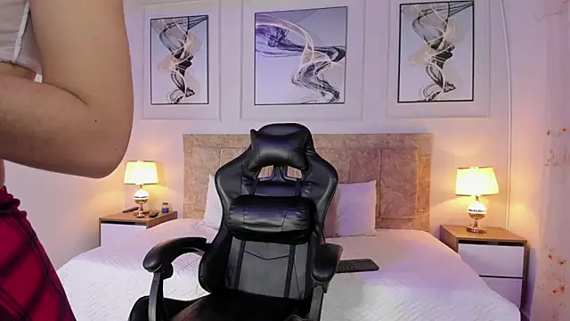 Snapshot of celeste_collins_ chatting on December 3, 2025, 11:42 am celeste collins online show from December 3, 2025, 11:42 am