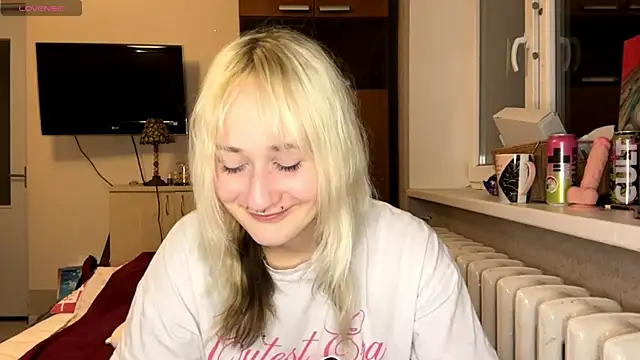 Snapshot of Ulemonala_Cute chatting on December 3, 2025, 8:08 pm Ulemonala Cute online show from December 3, 2025, 8:08 pm