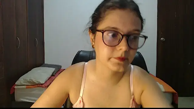 Snapshot of CarlaLorez chatting on July 22, 2026, 11:51 pm CarlaLorez online show from July 22, 2026, 11:51 pm