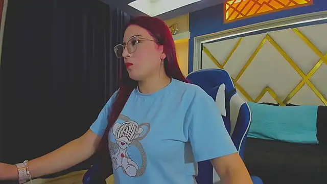 Snapshot of allison_mc chatting on December 3, 2025, 3:29 am allison mc online show from December 3, 2025, 3:29 am