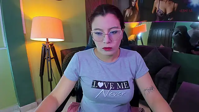 Snapshot of allison_mc chatting on October 24, 2025, 3:49 am allison mc online show from October 24, 2025, 3:49 am