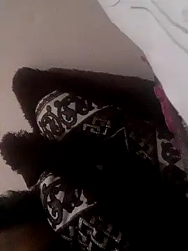 latarak321 online show from December 22, 2025, 11:49 pm