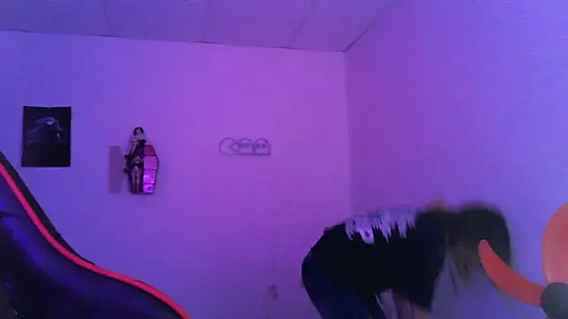 EmuOtori online show from February 24, 2026, 12:39 pm