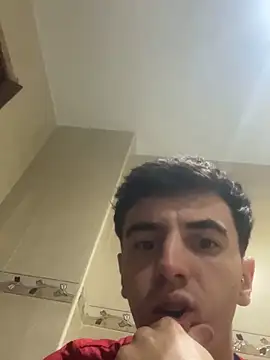 suarezz  online show from October 14, 2025, 6:52 pm