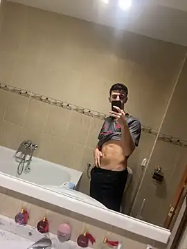 suarezz  online show from October 28, 2025, 5:56 pm