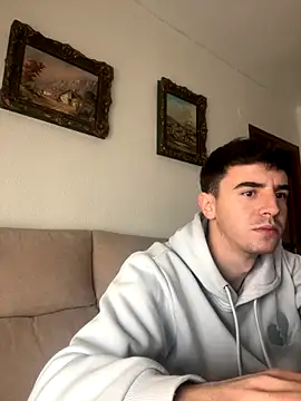 suarezz  online show from November 11, 2025, 10:54 am