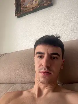 suarezz  online show from November 6, 2025, 1:26 pm