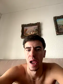 suarezz  online show from October 12, 2025, 2:40 pm