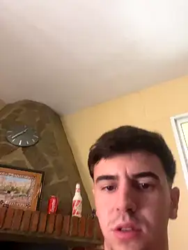 suarezz  online show from October 7, 2025, 10:38 am