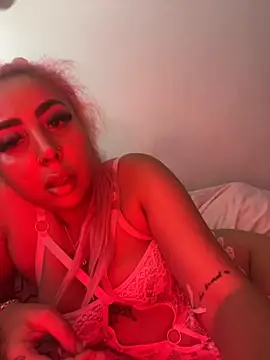 Snapshot of zara_bellexx chatting on October 13, 2025, 6:31 pm zara bellexx online show from October 13, 2025, 6:31 pm