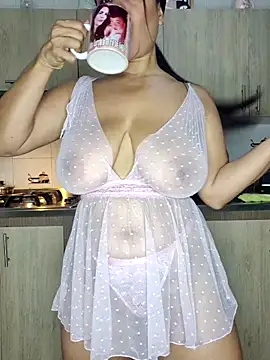 karla-bruni online show from February 4, 2026, 10:10 am