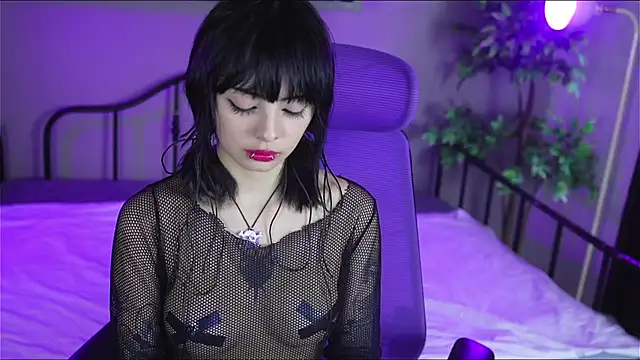 Bayonetta doll online show from November 8, 2025, 8:45 pm