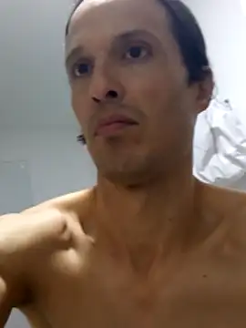 Snapshot of Santini001 chatting on October 23, 2025, 4:11 am Santini001 online show from October 23, 2025, 4:11 am