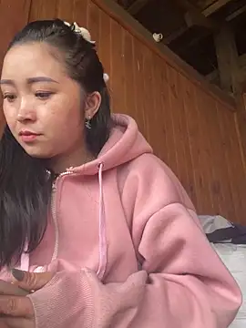 Snapshot of miemie-xx chatting on November 12, 2025, 1:43 am miemie-xx online show from November 12, 2025, 1:43 am