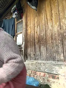 Snapshot of miemie-xx chatting on October 29, 2025, 9:41 am miemie-xx online show from October 29, 2025, 9:41 am