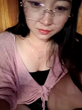 Snapshot of miemie-xx chatting on October 7, 2025, 5:41 am miemie-xx online show from October 7, 2025, 5:41 am